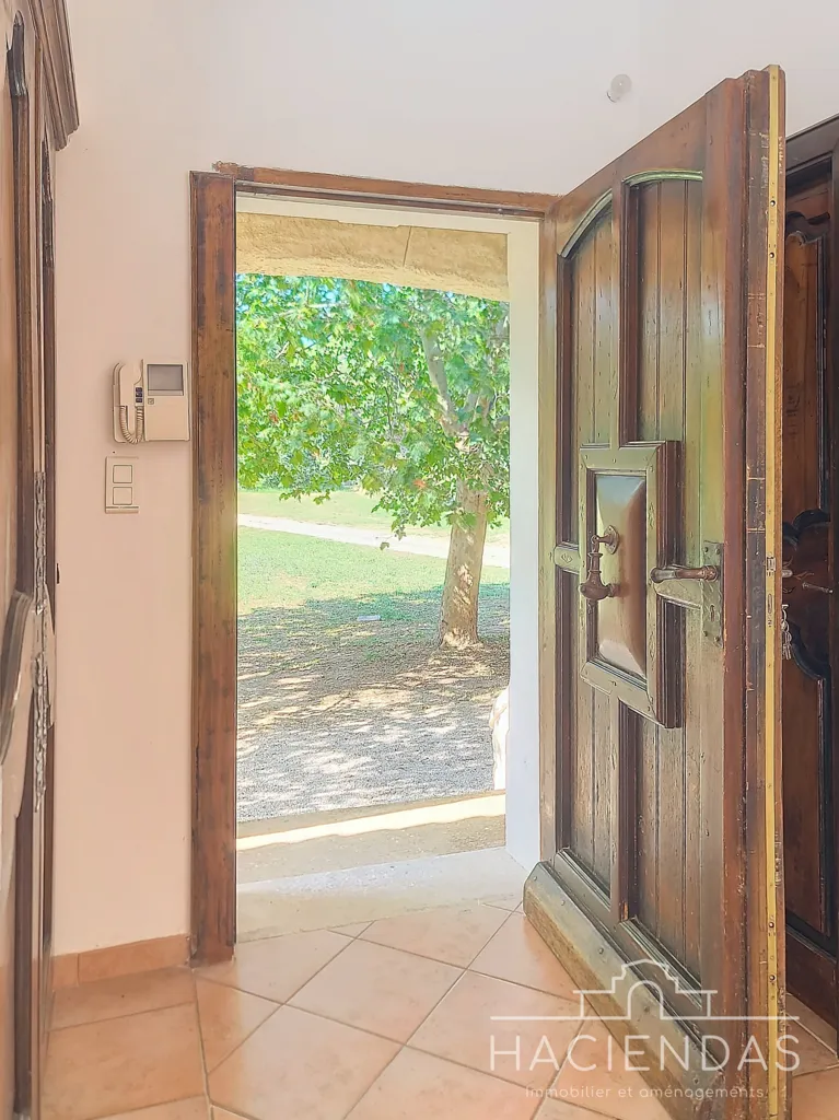 Esik - Traditional House with Constructible Plot near Aix-en-Provence