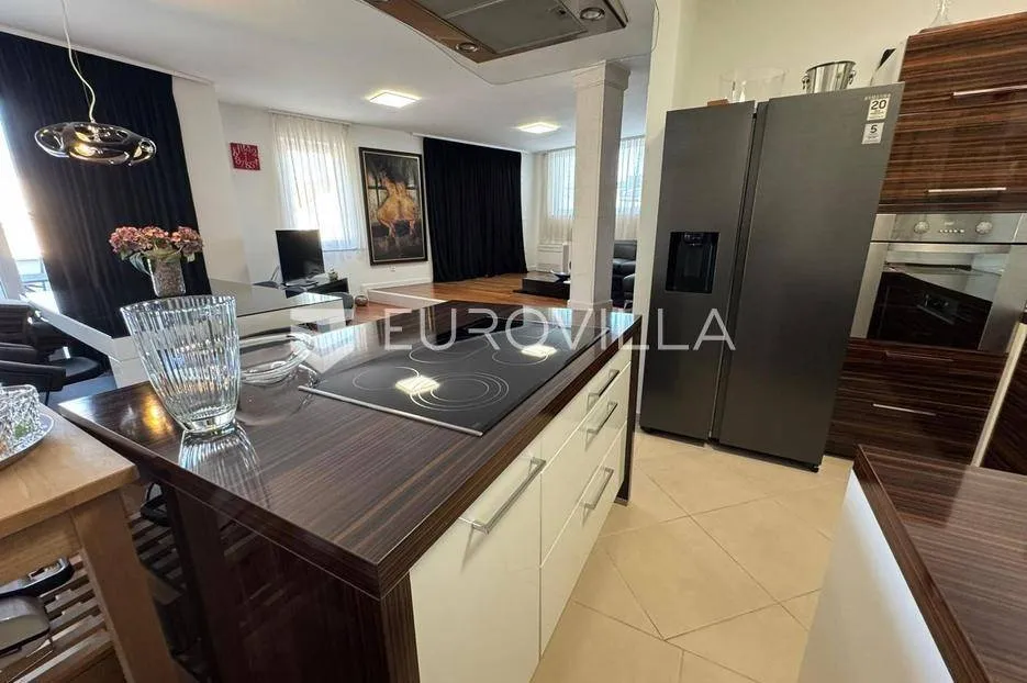 Cuisine - Luxury Penthouse with Plot in Bol Town Centre