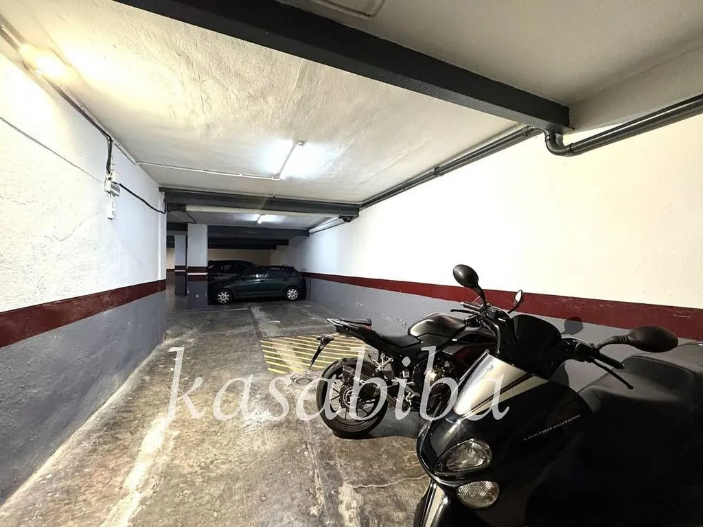 Garage - Apartment with Large Terrace in Estramurs
