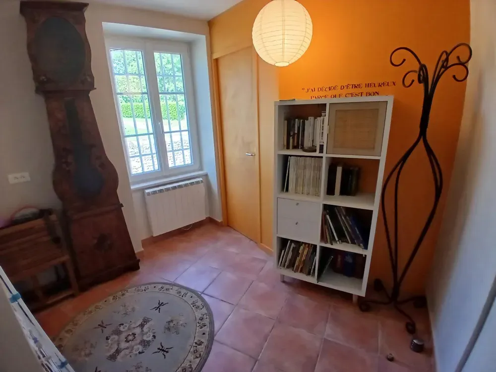 Entrée - Appartement Triplex avec Parking dans le Quartier des Commards