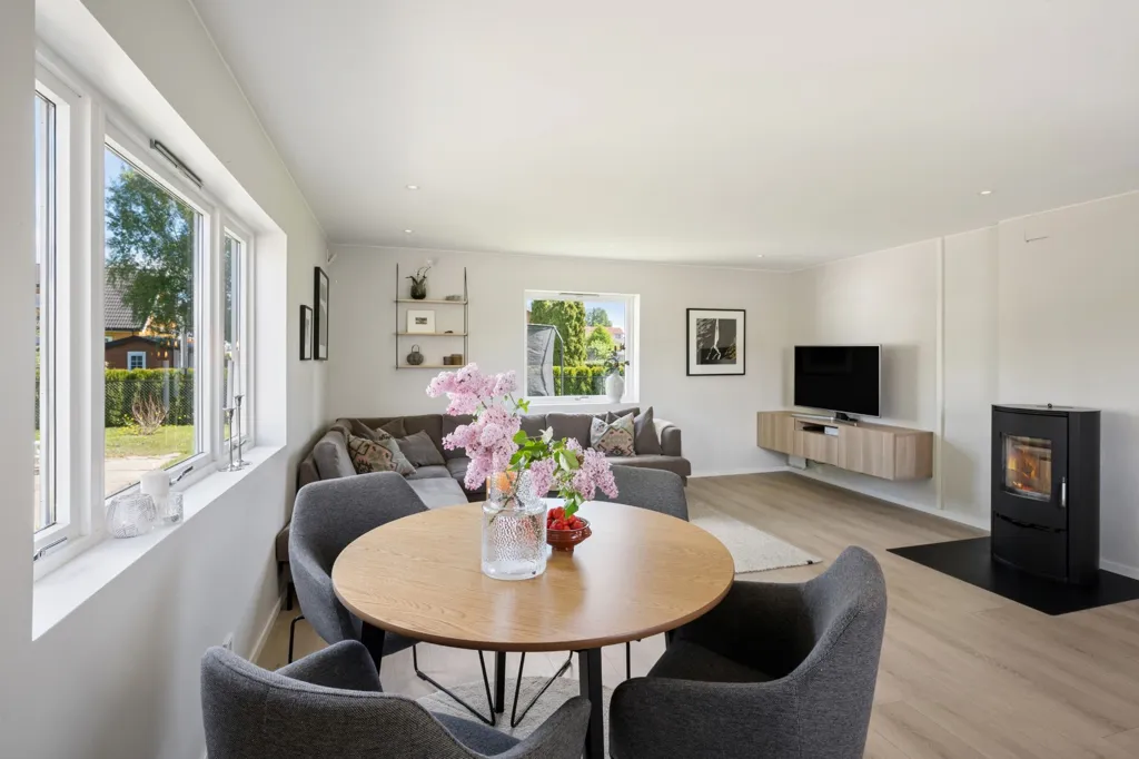 Salle à manger - Modern Bungalow with Garden in Spikkestad