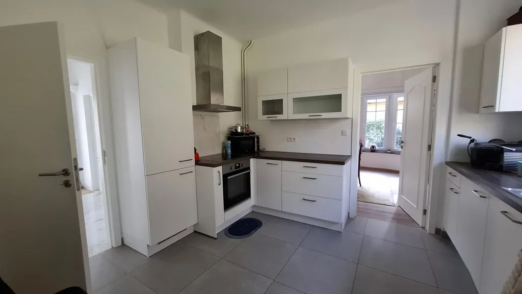 Köök - House with Terrace and Garden in Detached Setting
