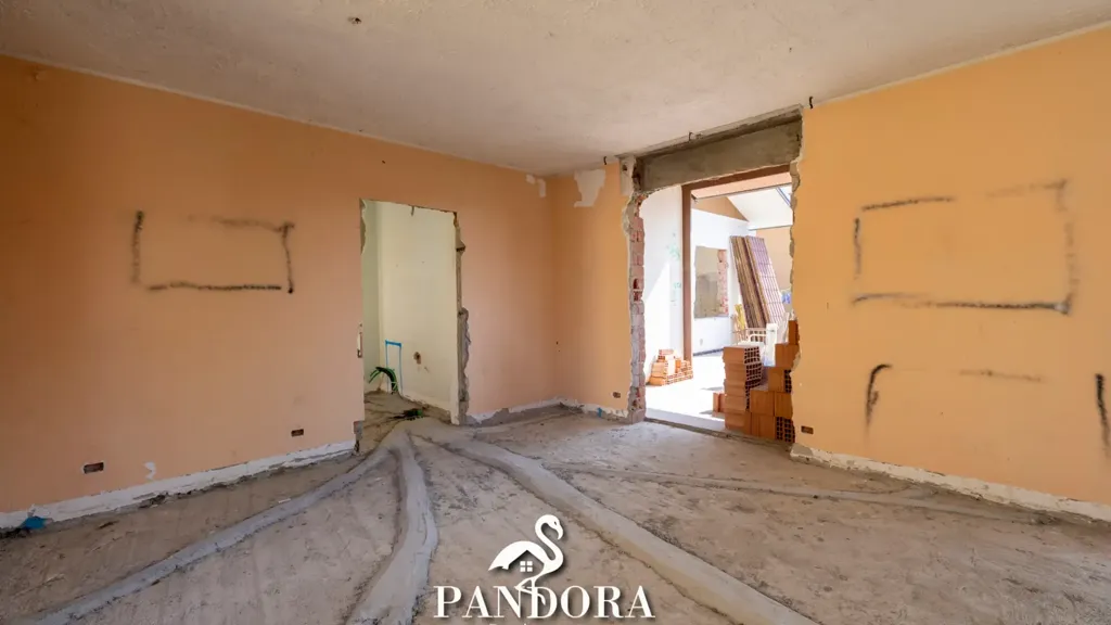 Toad - Rustic-Style Semi-Detached Villa with Terrace in Lonate Pozzolo