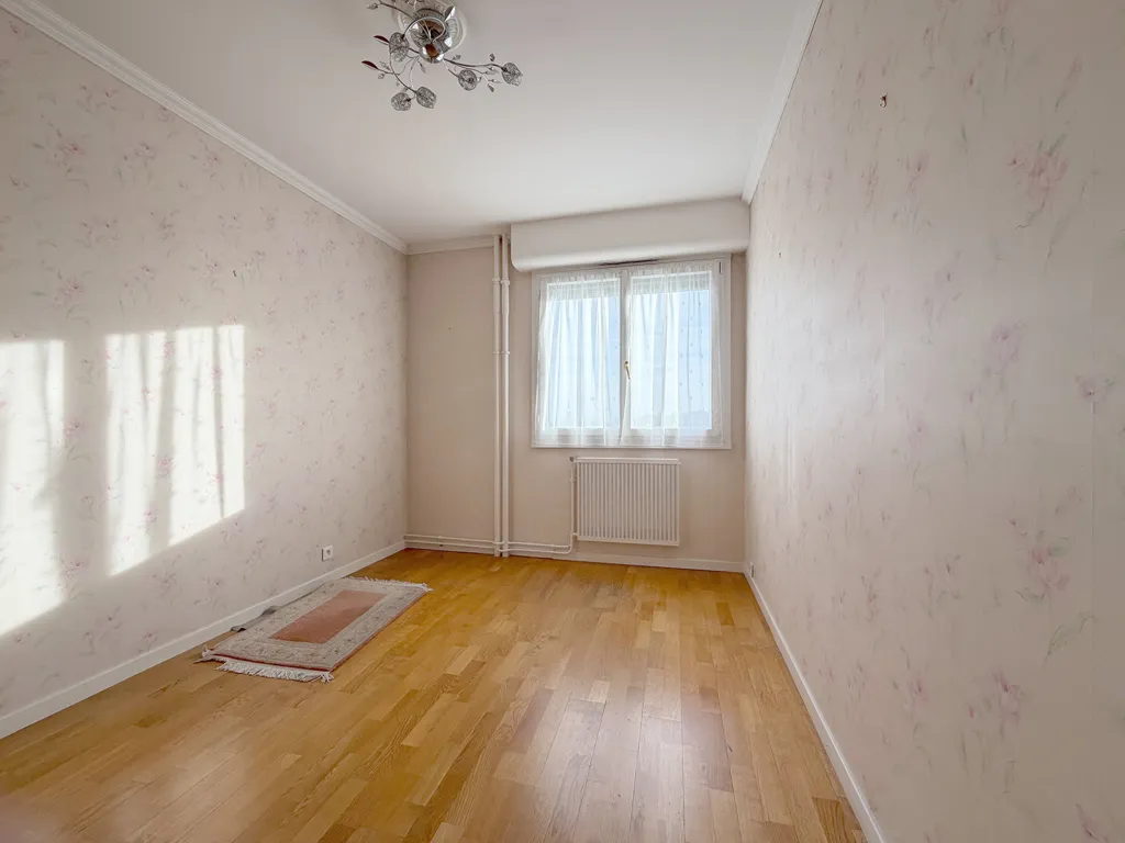 Pièces - Appartement T4 avec Vue Dominante Cathédrale à Clermont-Ferrand