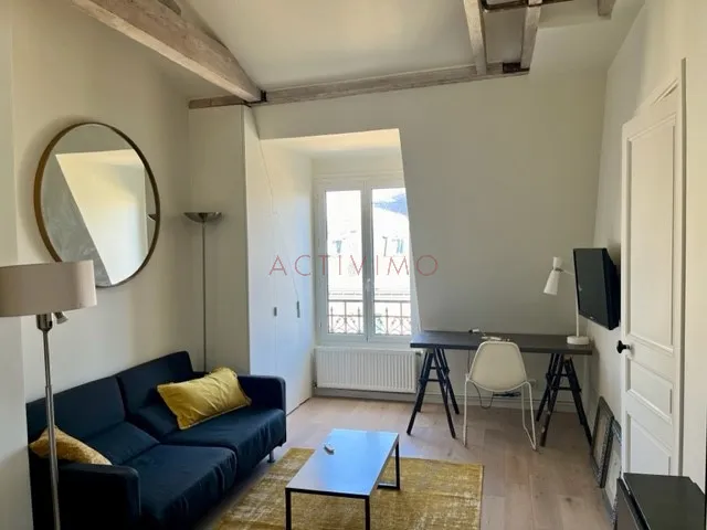 2-toaline korter asukohas Neuilly-sur-Seine