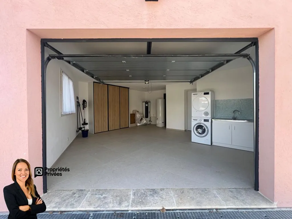 Garage - Maison Meublée avec Piscine à Montauroux