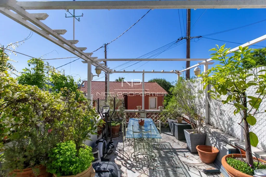 Terrasse - Maison de Luxe avec Piscine à Nice, Centre-Ville