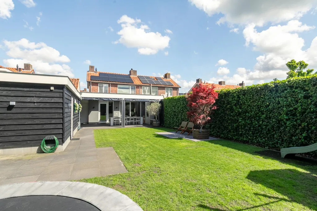 Aed - Luxury Two-Storey House with Overkapping in Moergestel