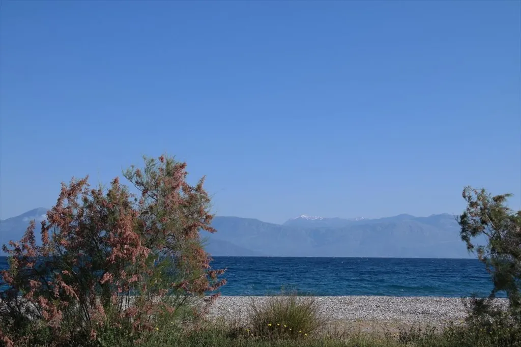 Detached House with Mountain View in Diakopto