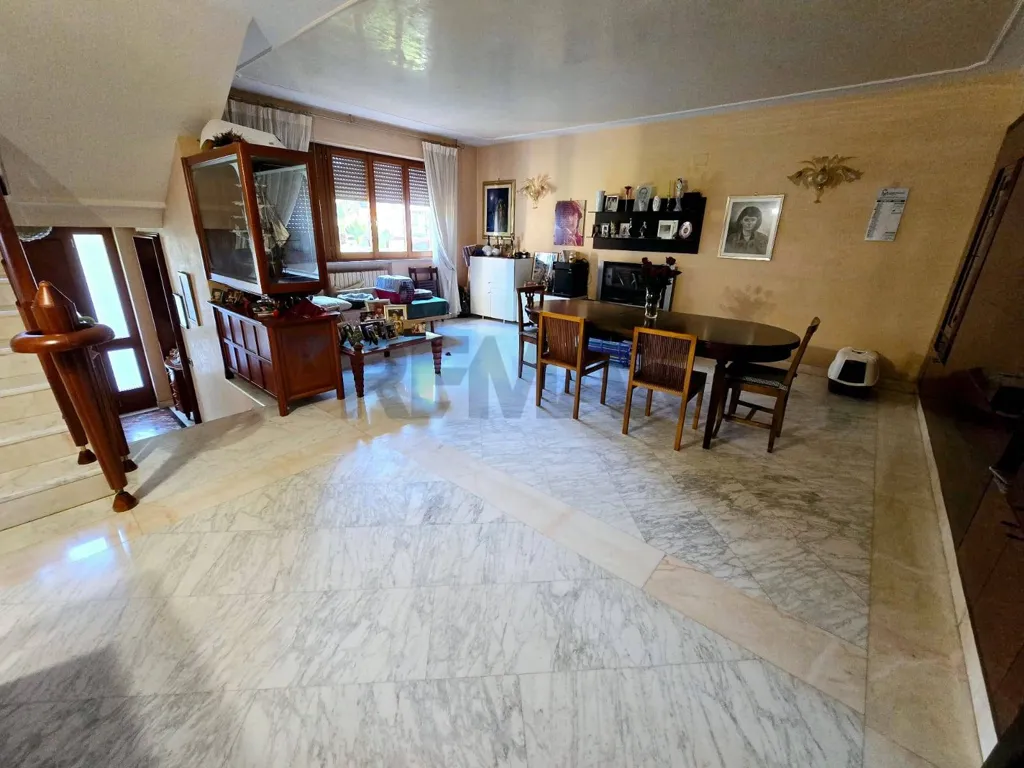 Maison 10 pièces à IT