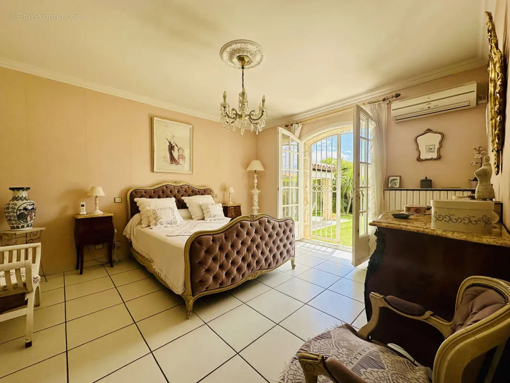 Magamistoad - Independent House with Pool in Lattes Centre