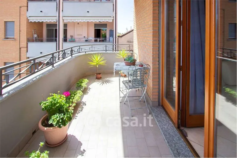 Rõdu - Modern Apartment with Balcony in Bovisio-Masciago