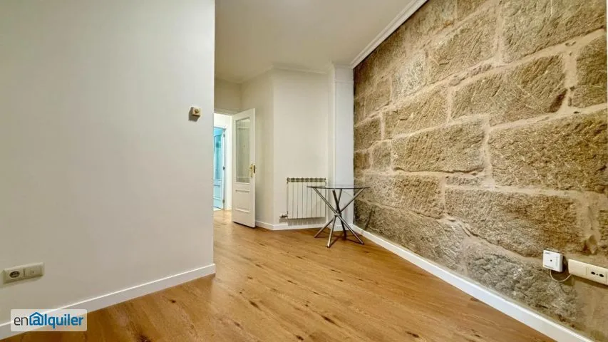 Entrée - Modernised Flat with Lift in Old Town, Vigo
