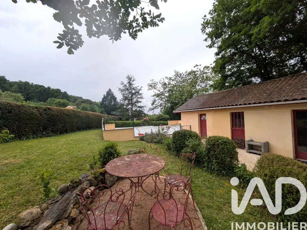 Jardin - Maison avec Piscine et Dépendance à Marnac