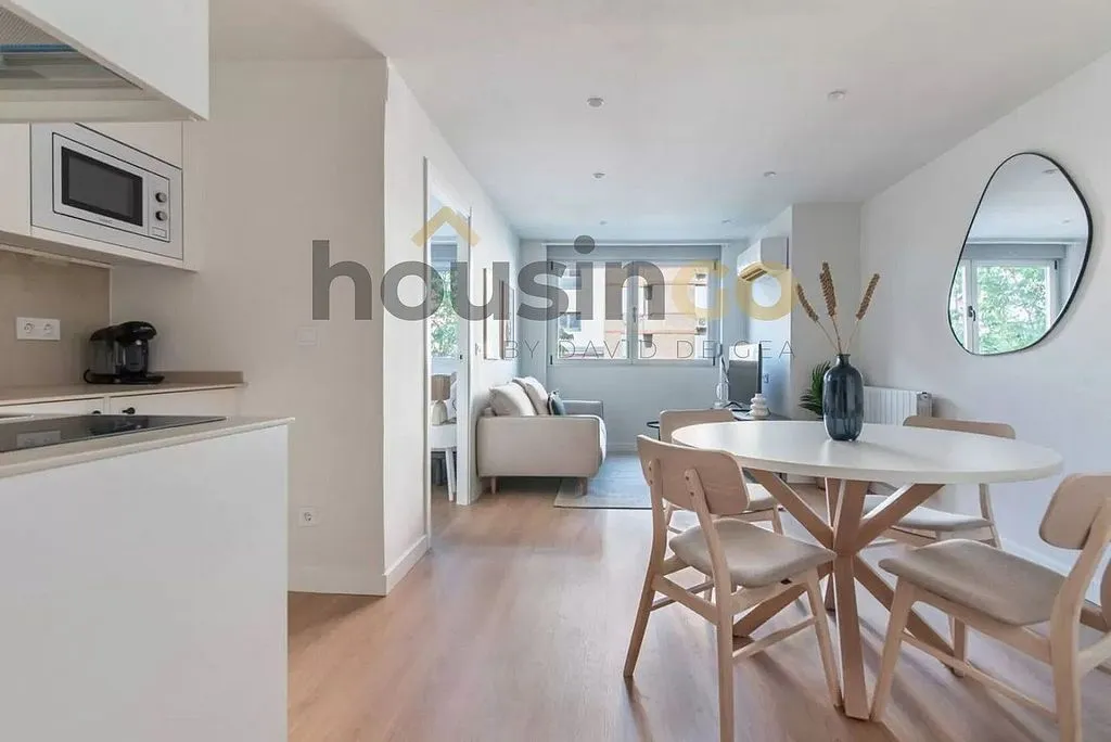 Dining Room - Furnished Flat with Light in Salamanca, Madrid