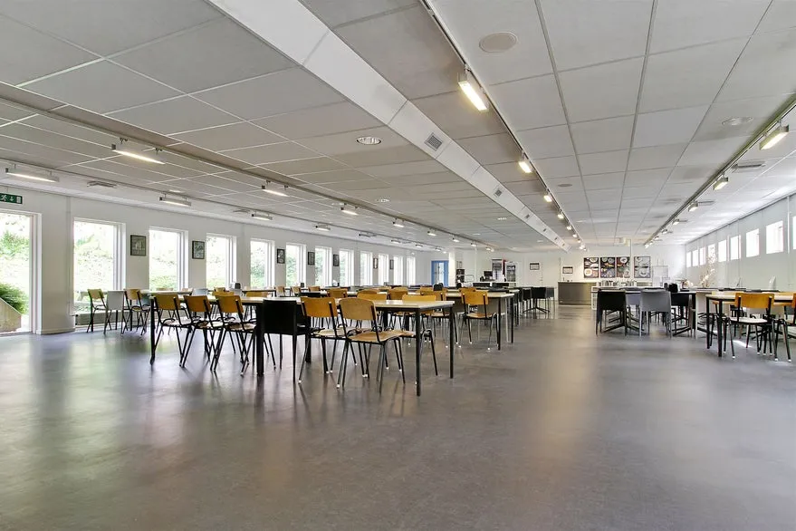 Söögituba - Office Space with Glass Tower in Central Location