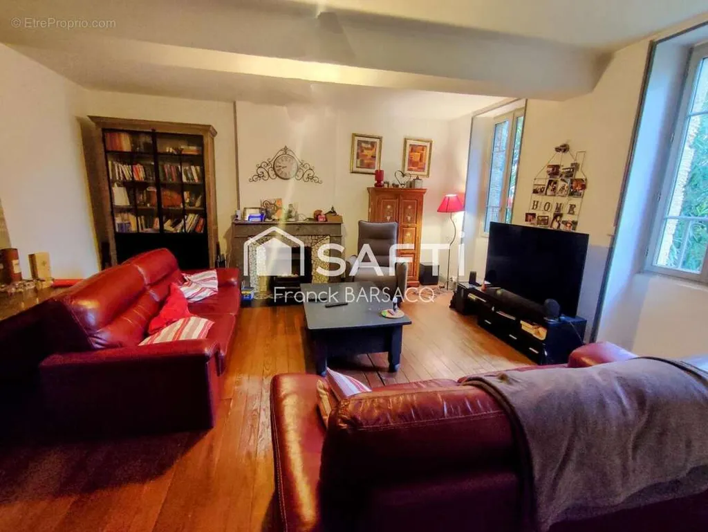 Living Room - House with Pool in Estang