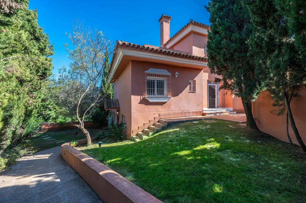 Exterior - Andalusian Villa with Pool in Sotogrande