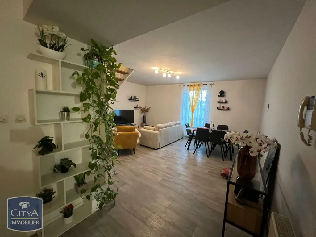 Elutuba - 4-Piece Apartment with Garage in Dordogne