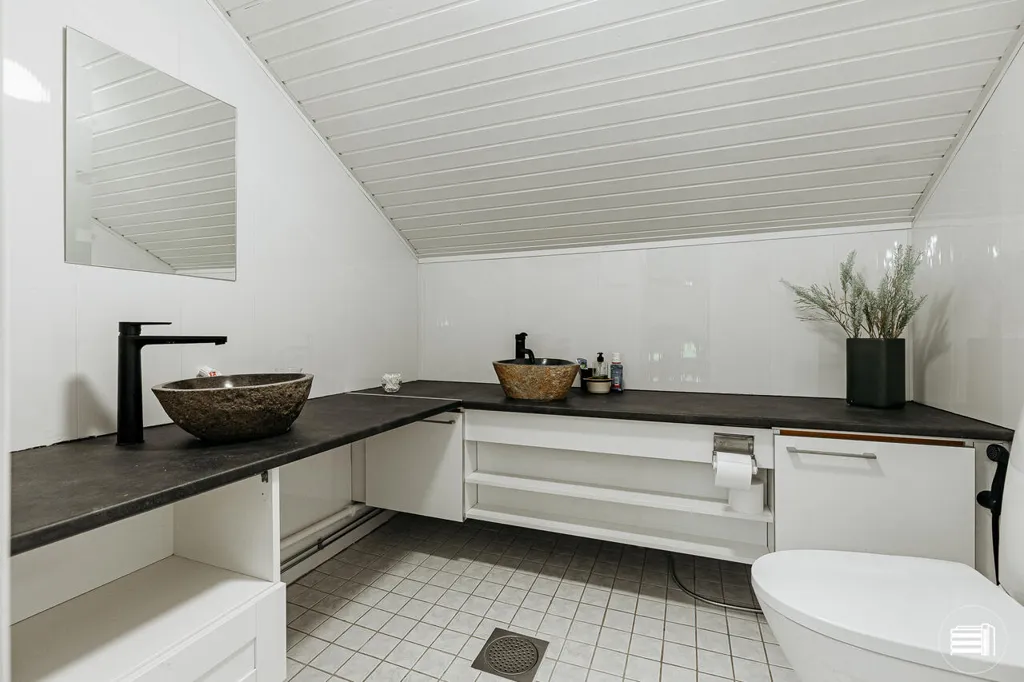 Vannitoad - Architect-Designed House with River View in Kyrönjoki