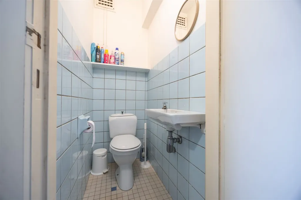 Bathrooms - Apartment with Sea View on Zeedijk