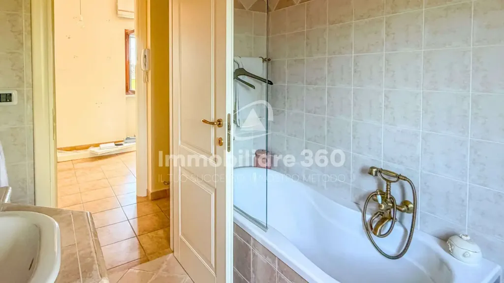 Bagni - Arched Villa with Private Gardens in Rovito