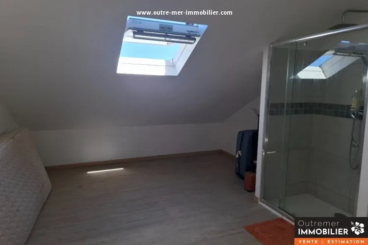 Bagni - Triplex Flat in Quiet Residence near Piton St Leu