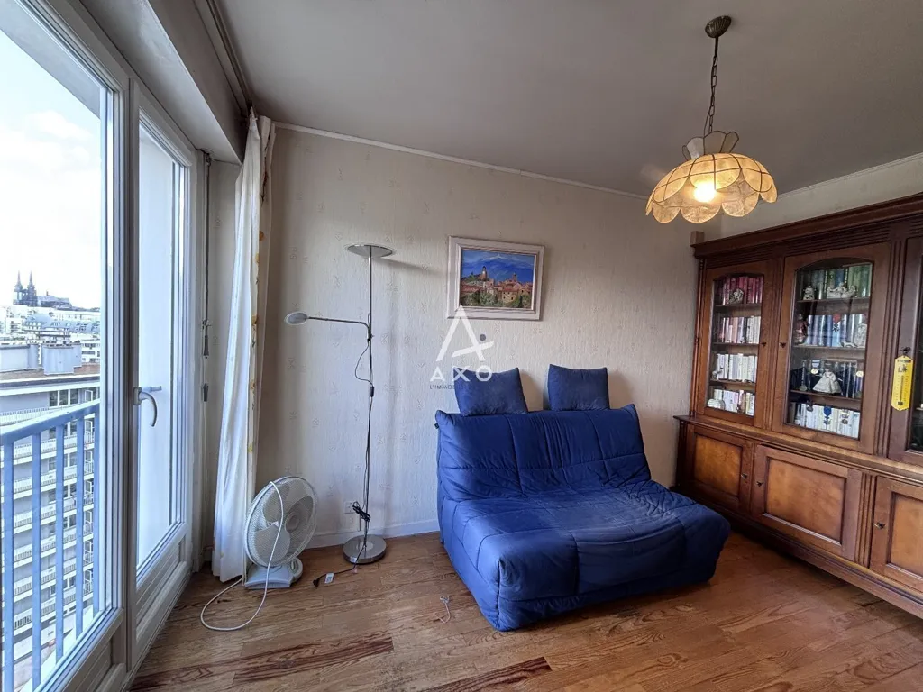 Elutuba - 5-Piece Flat with City View in Clermont-Ferrand