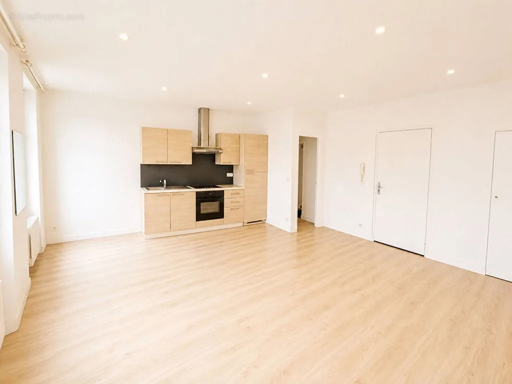 Elutuba - Bright 2-Bed Flat near Metro in Pantin