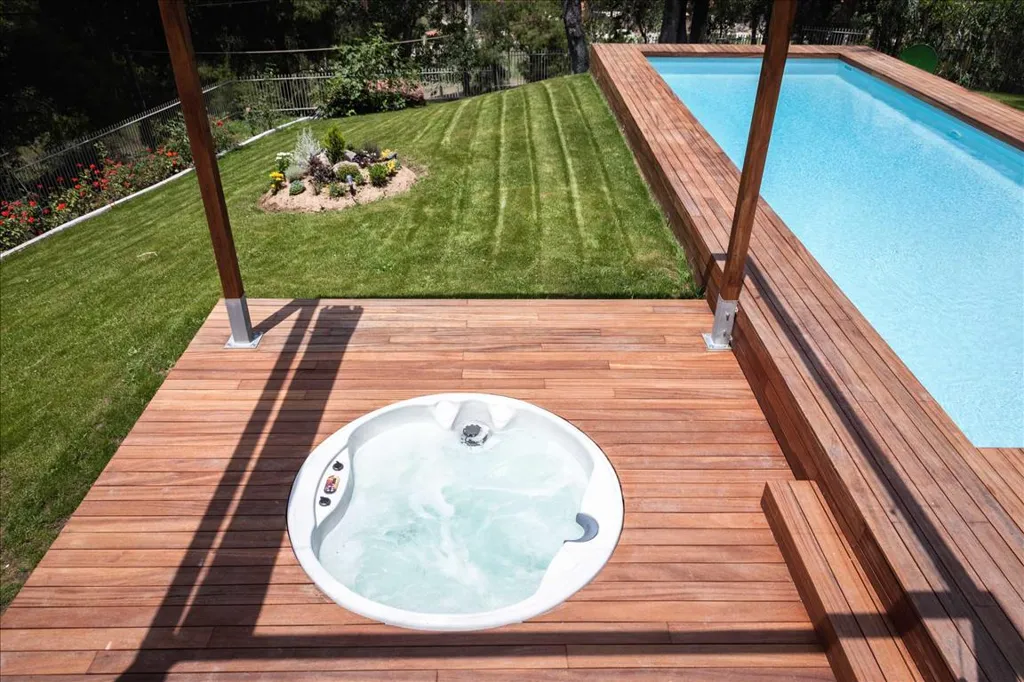 Maison 7 pièces à Kassandra