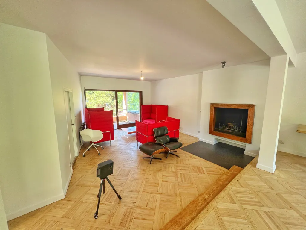 Elutuba - Architectural Villa with Garden in Lyon 5ème