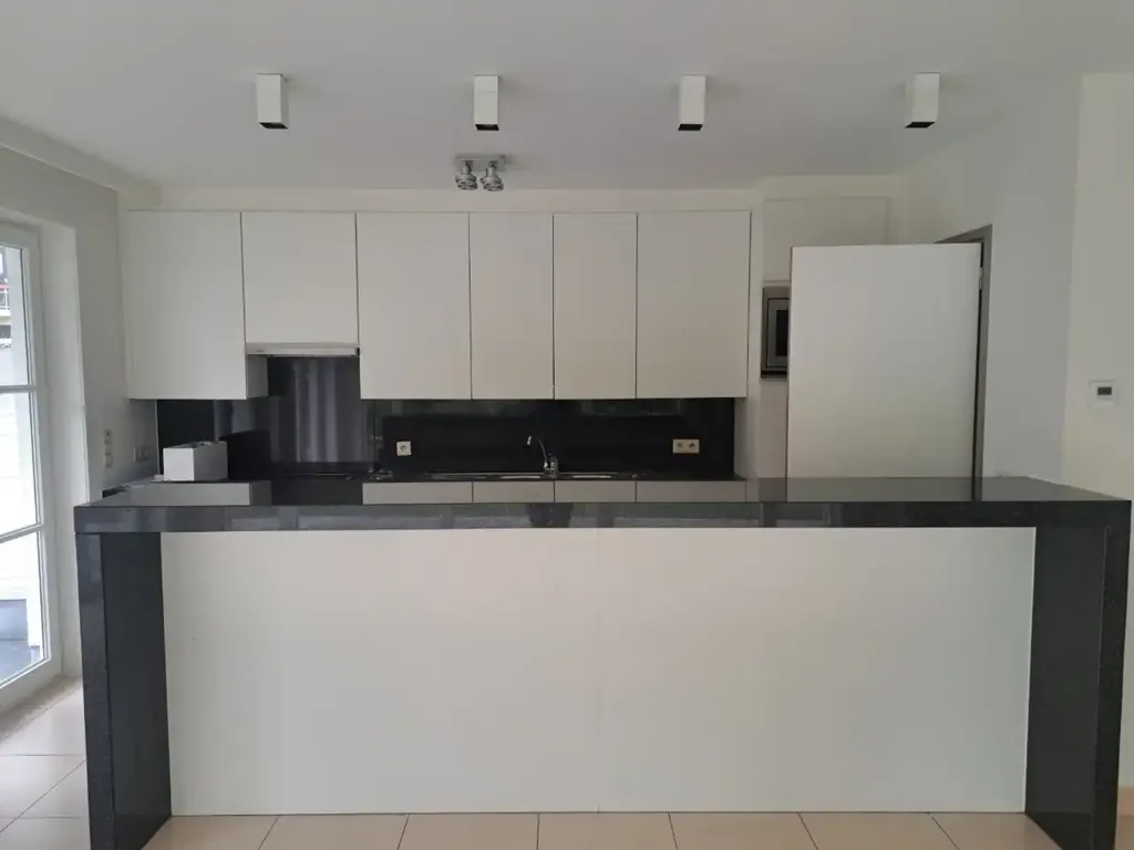 Köök - Spacious Ground Floor Apartment with Terrace near Beach
