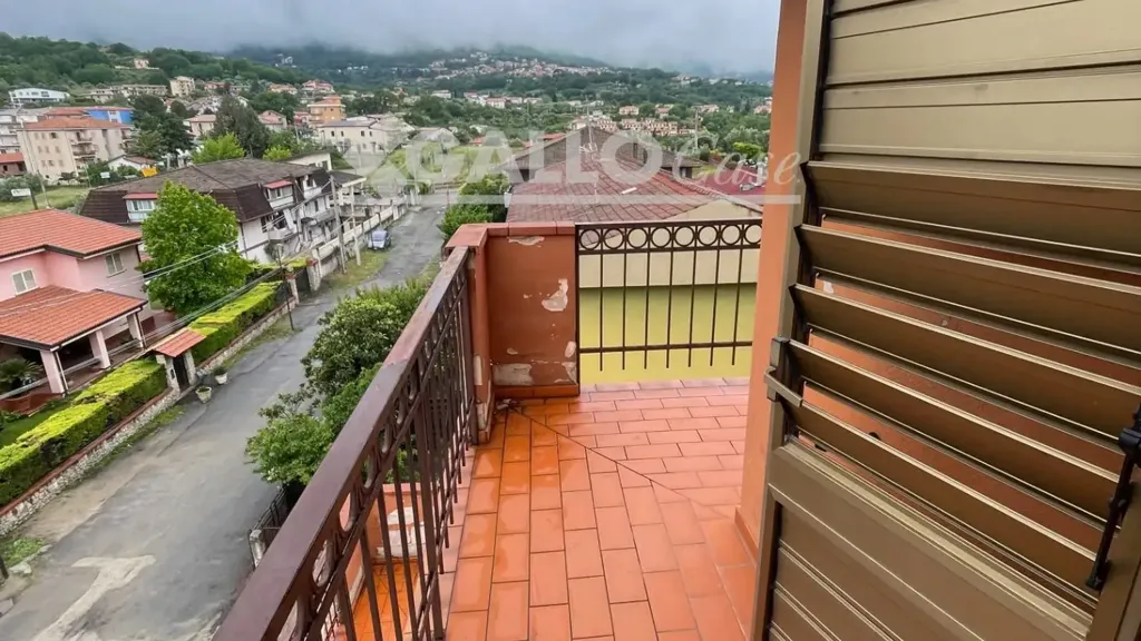 Balcon - Mansard Apartment with Balcony in Mendicino