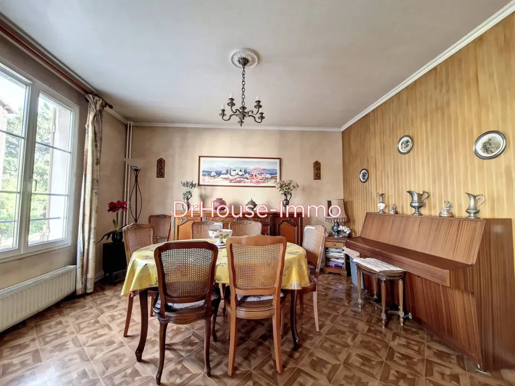Söögituba - Bright 3-Piece Apartment with Garden in Le Bourget