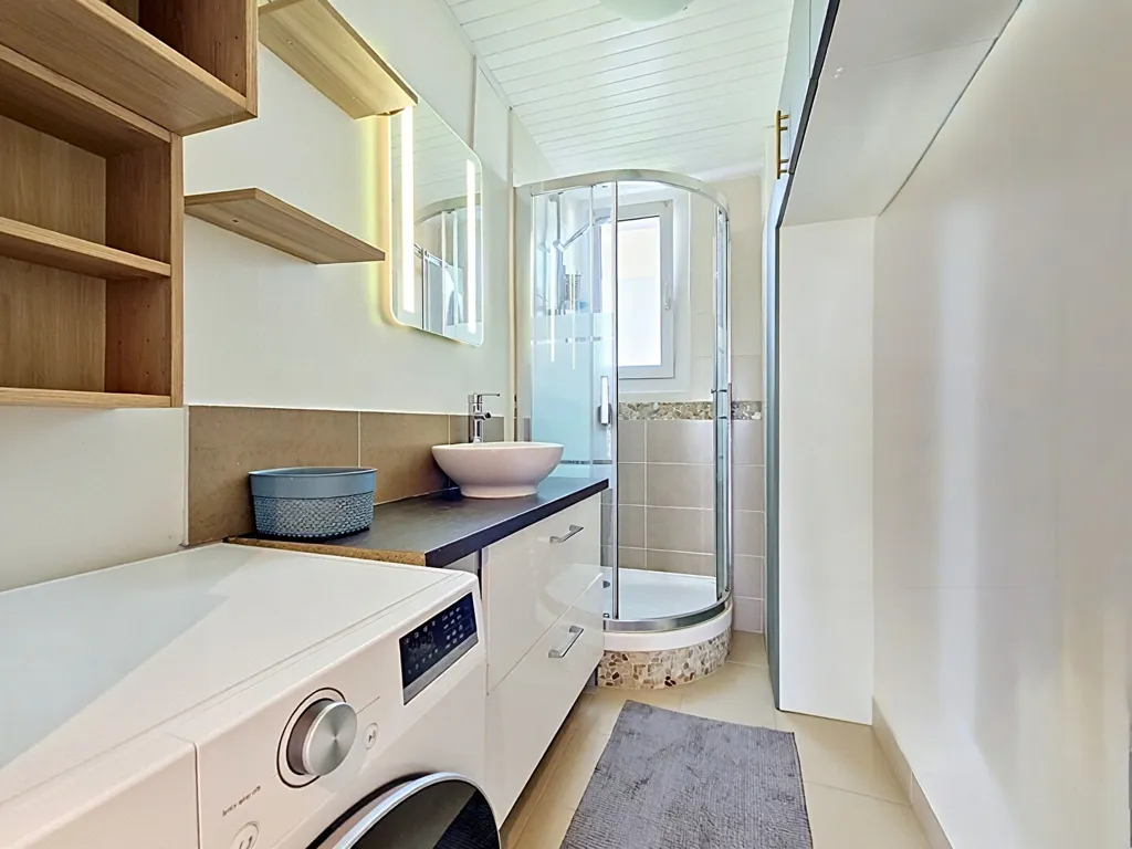 Salles de bain - Appartement Rénové avec Balcon à Rueil Malmaison