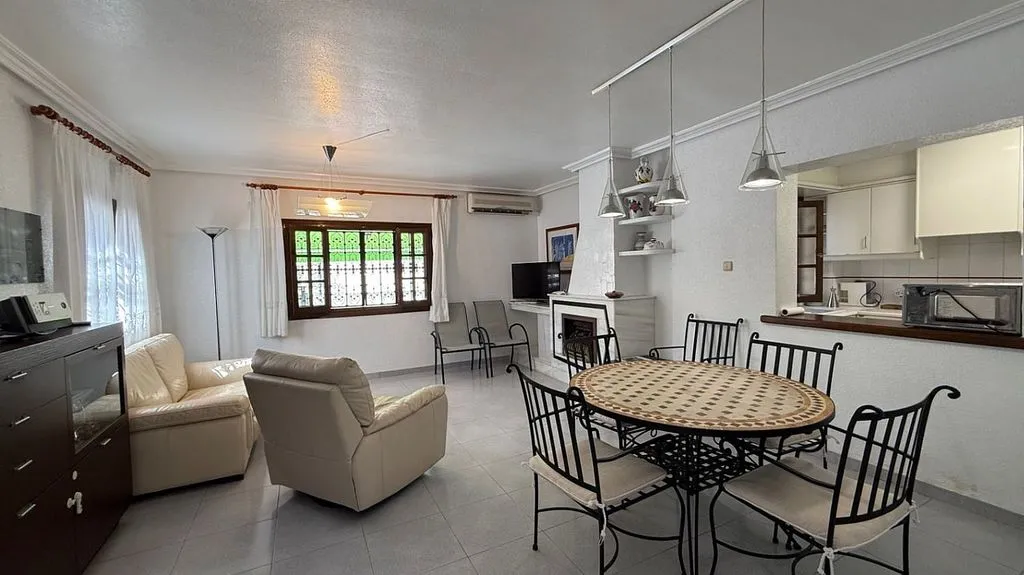 Söögituba - Rustic Chalet with Pool in La Zenia
