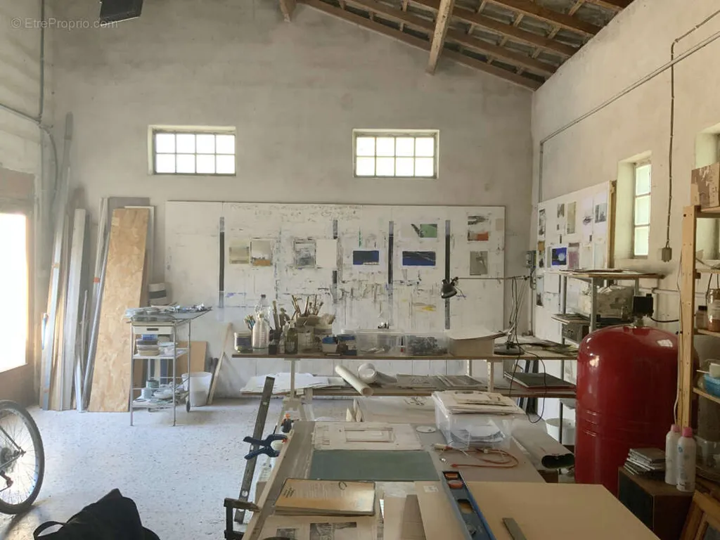 Bureau - Maison avec Piscine et Vue Jardin à Uzès