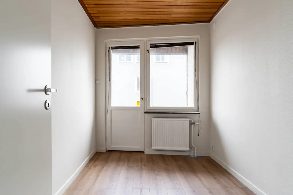 Esik - Renovated Brick House with Garden in Glimåkra