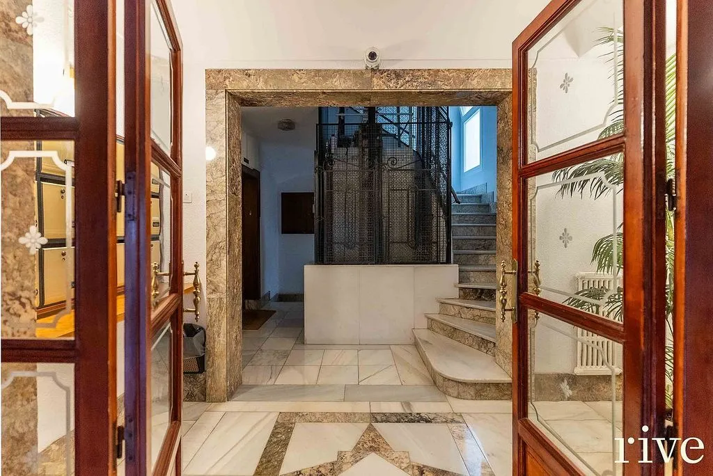 Entrée - Modernised Apartment with Balcony in Ríos Rosas