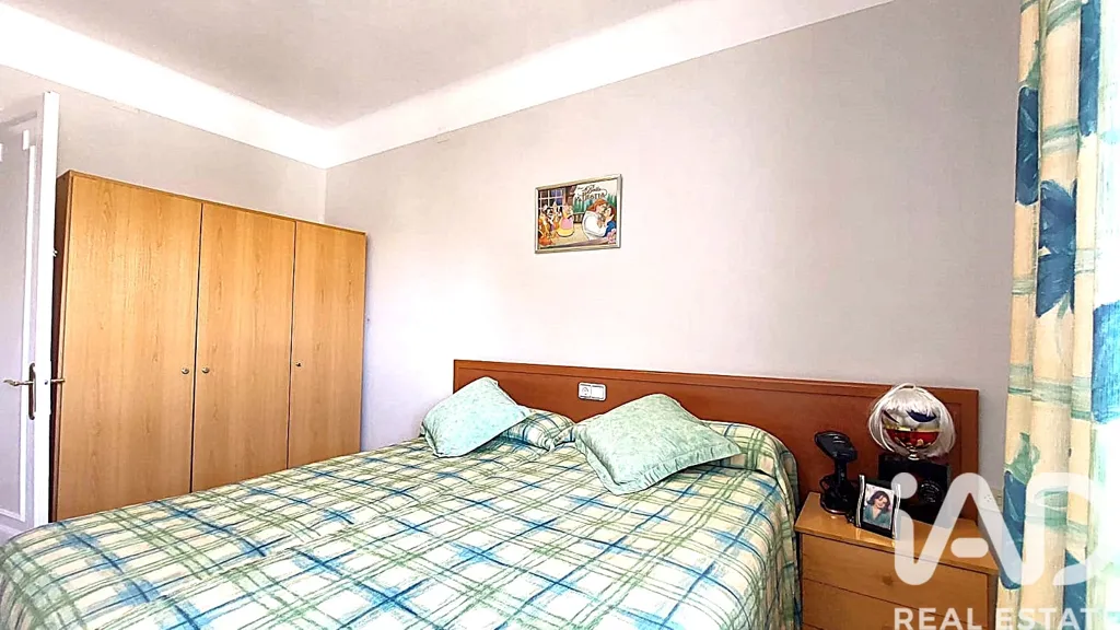 Chambres - Spacious 4-Bedroom Flat with Balcón in Calaf