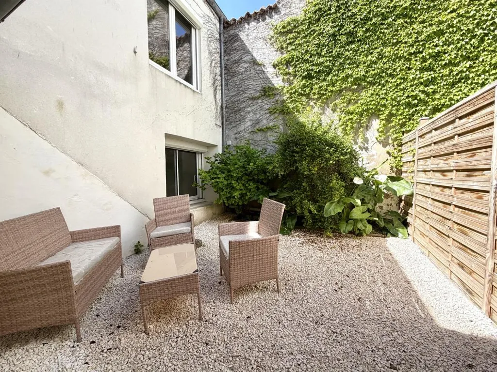 Jardin - Duplex 3 Pièces avec Terrasse en Centre-ville de La Rochelle