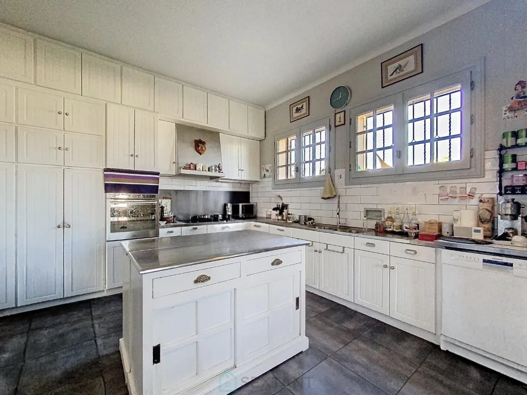 Köök - Renovated Villa with Pool in Toulouges