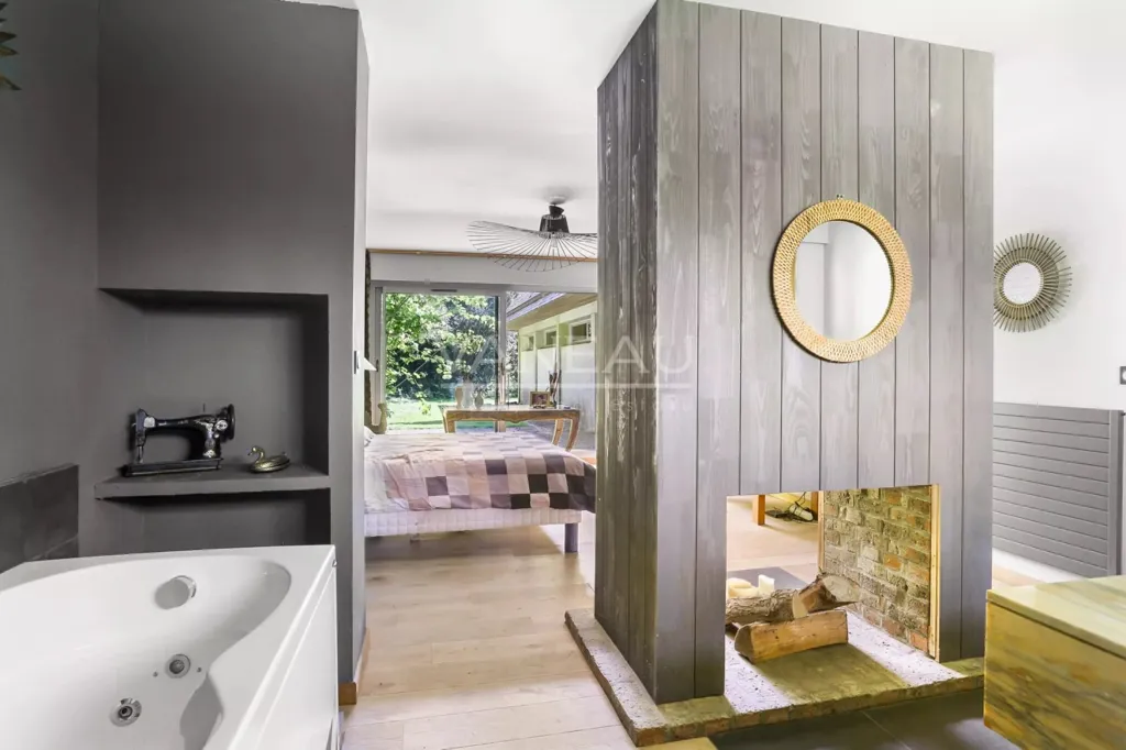 Salles de bain - Maison d'architecte avec toitures asymétriques à Nointot
