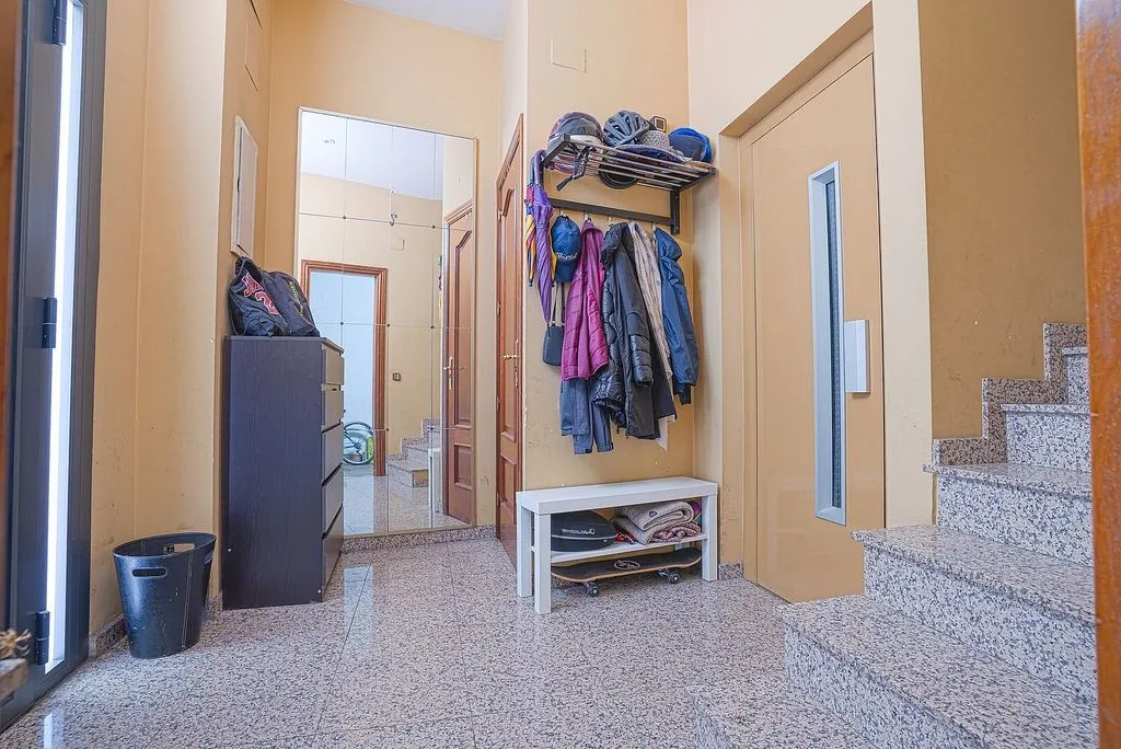 Entrée - Patio House with Terrace in Santa Coloma de Gramenet