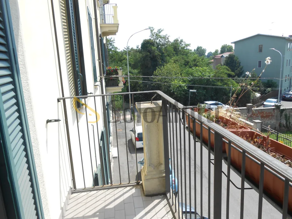 Rõdu - Fully Furnished Flat with Balcony in Central Pavia