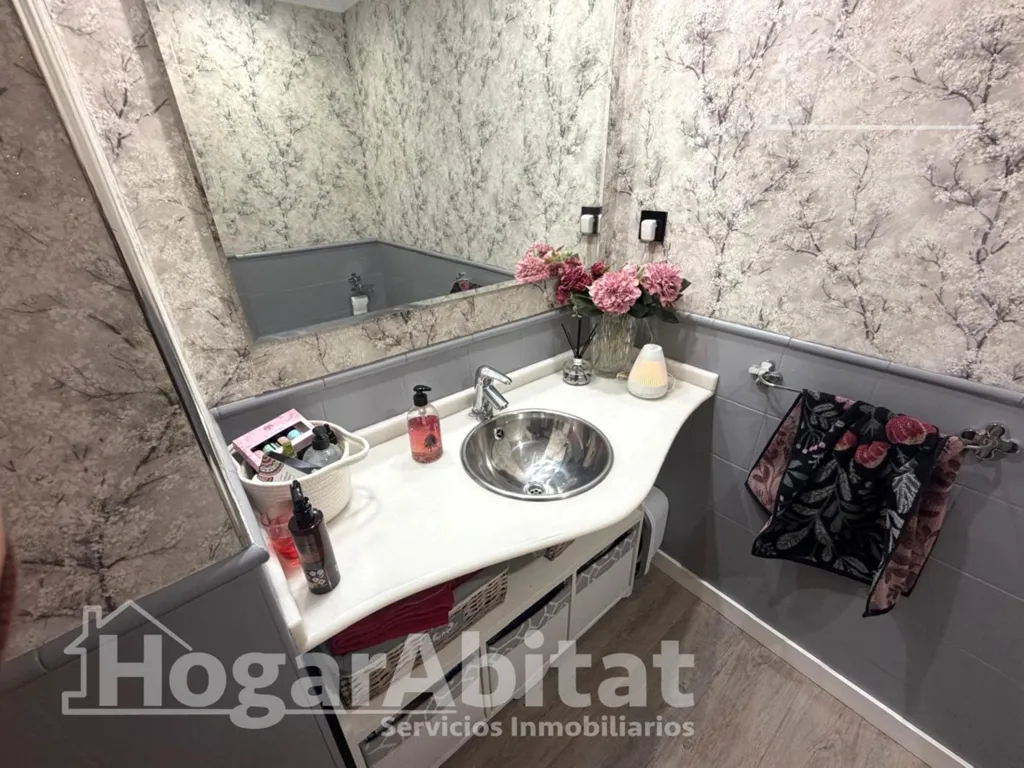 Vannitoad - Reformed Apartment with Balcony in Valencia