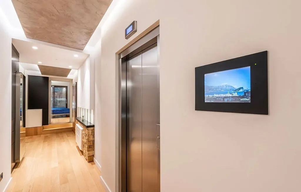 Esik - Apartment with Balcony in Paseo de Eduardo Dato, Madrid