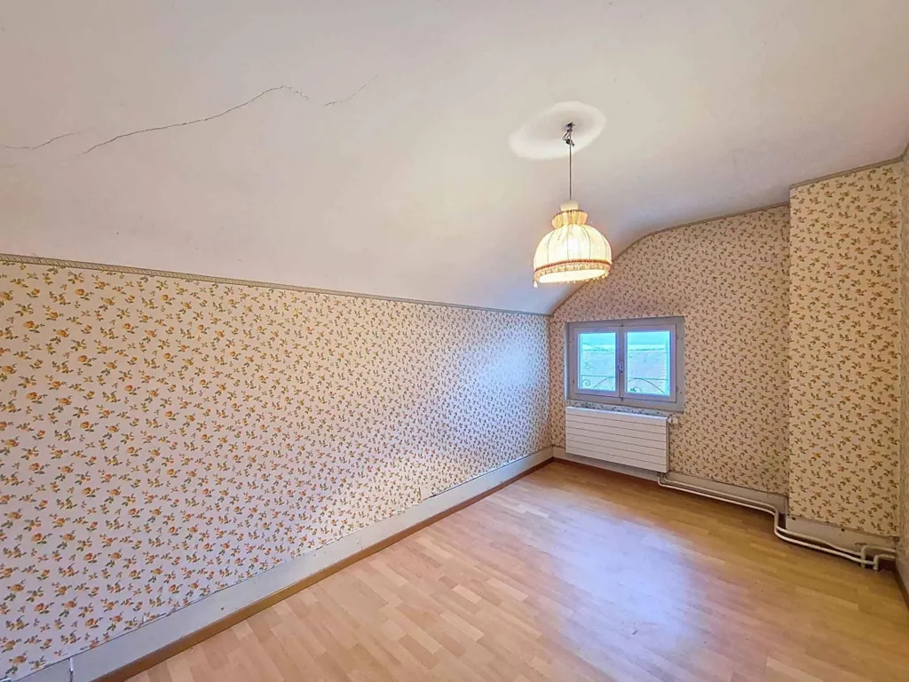 Toad - Retro House with Renovation Potential in Chevroux