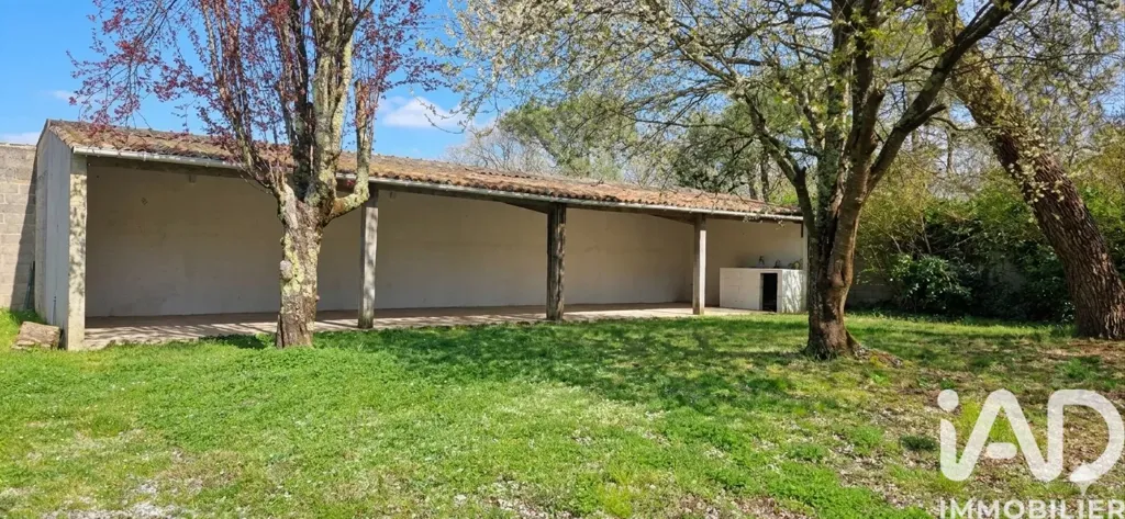 Aed - Character Family House with Garden in France