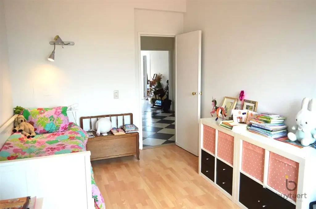 Chambres - Appartement Rénové avec Terrasse près du Stadspark